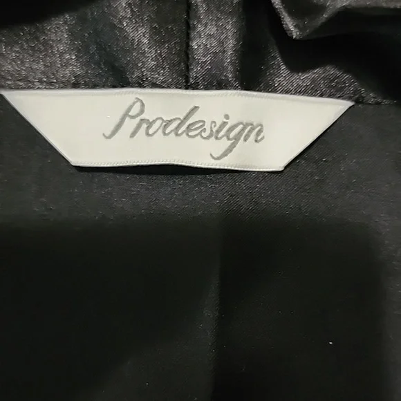 Long Robe - Picture 3 of 3